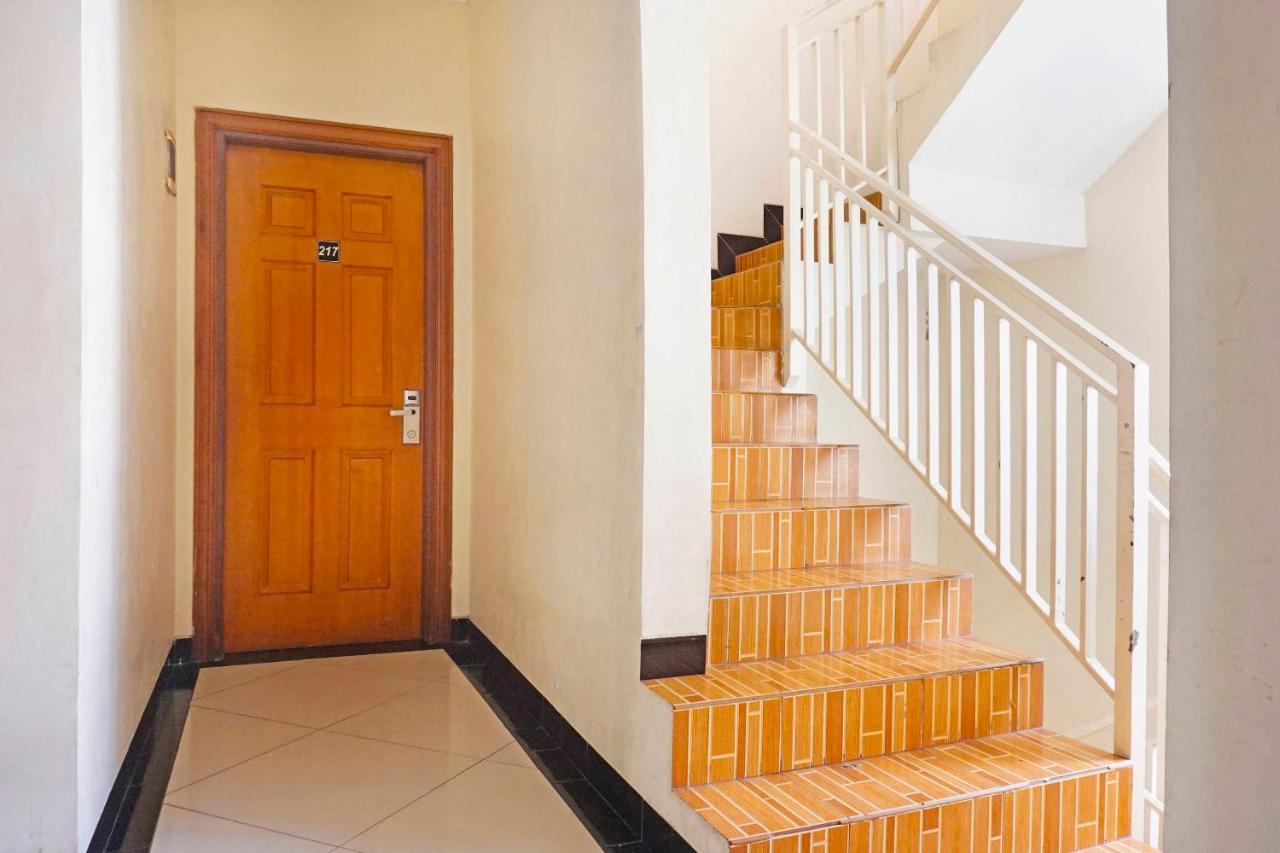 Collection O 91380 Golden Mansion Hotel Jakarta Bagian luar foto