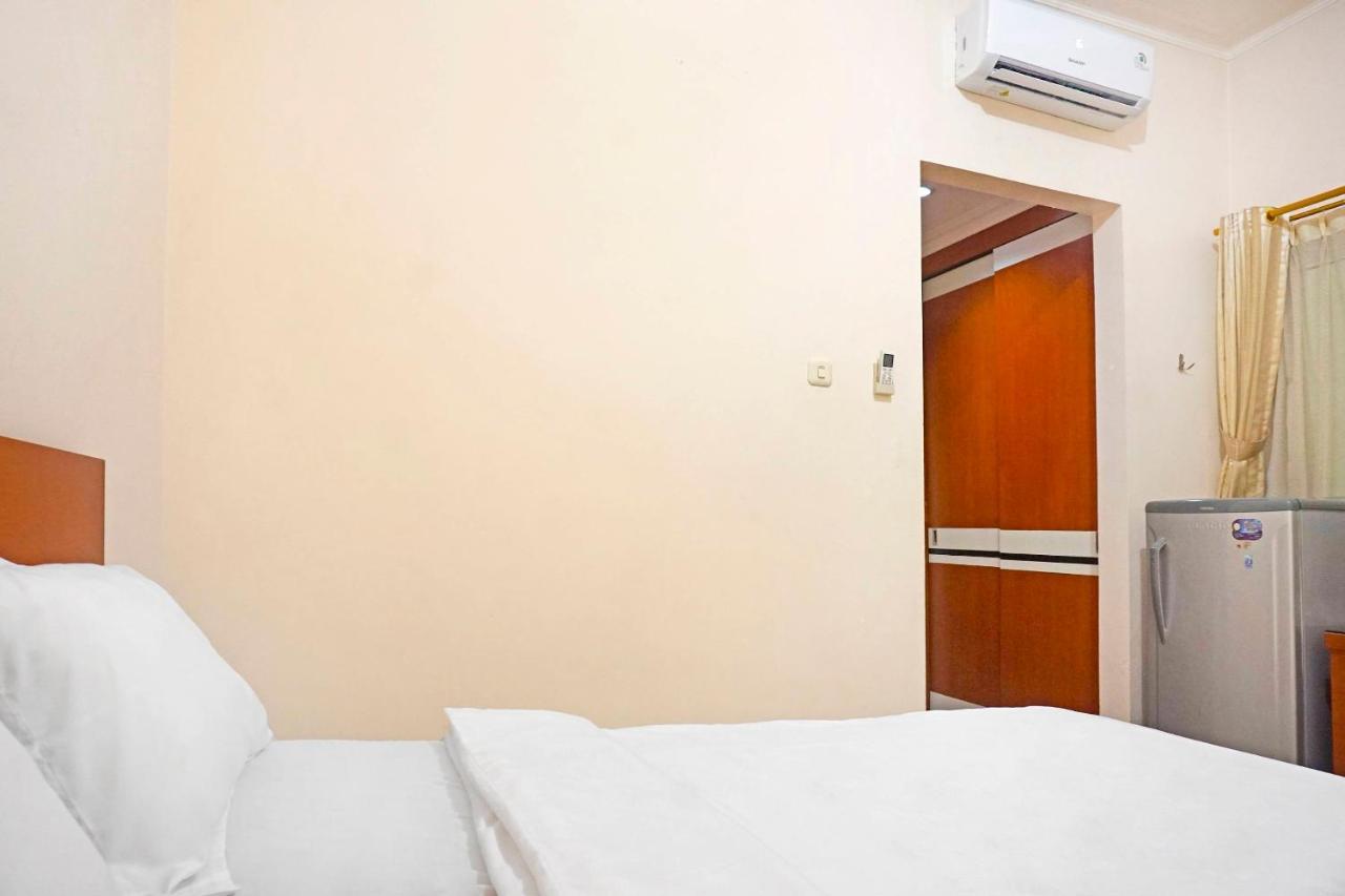 Collection O 91380 Golden Mansion Hotel Jakarta Bagian luar foto