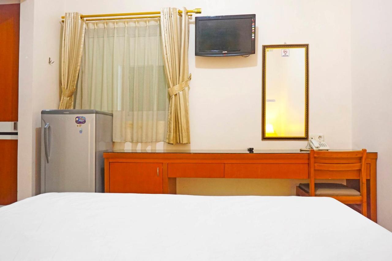 Collection O 91380 Golden Mansion Hotel Jakarta Bagian luar foto