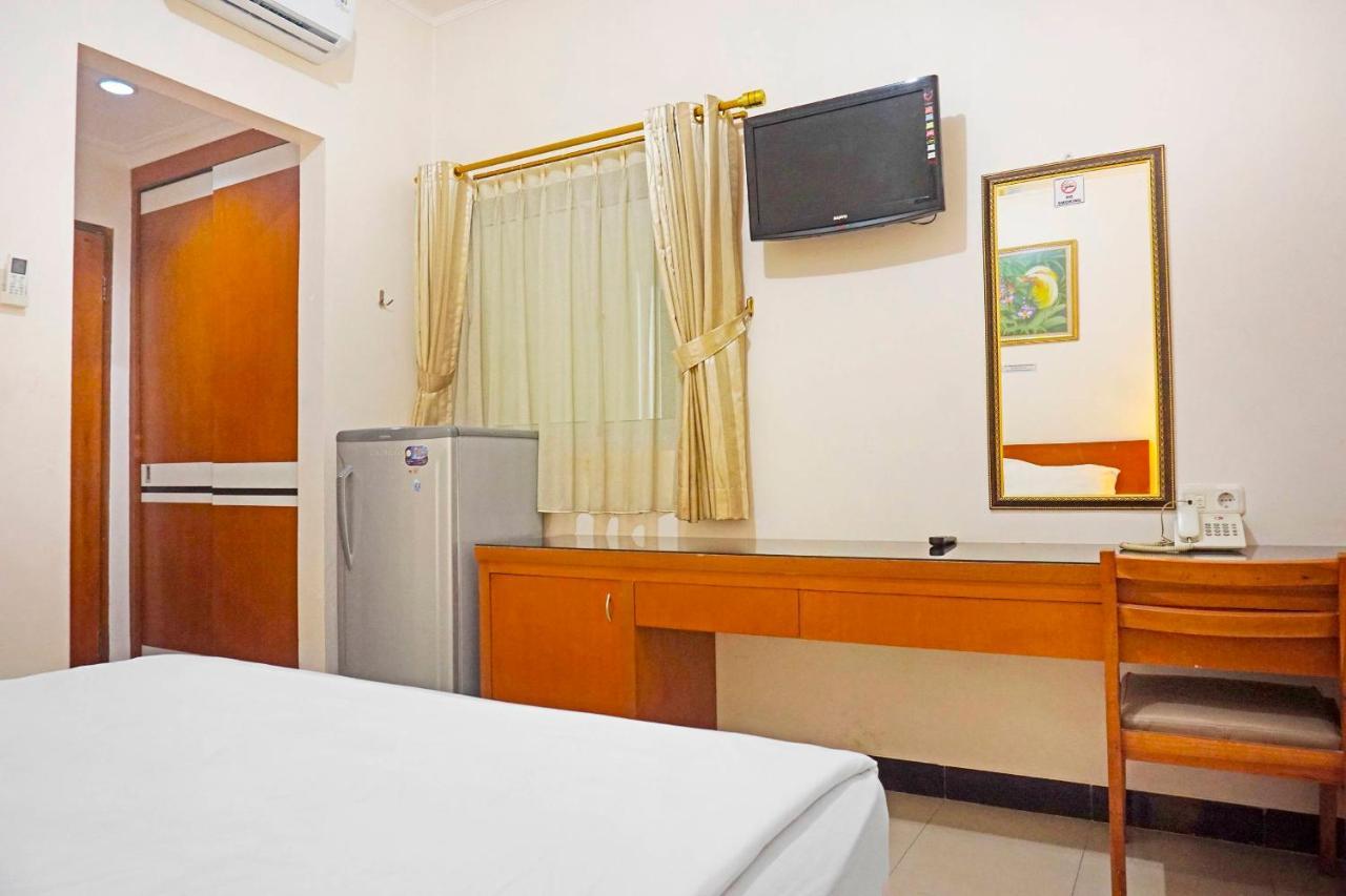 Collection O 91380 Golden Mansion Hotel Jakarta Bagian luar foto