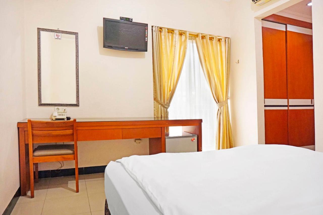 Collection O 91380 Golden Mansion Hotel Jakarta Bagian luar foto